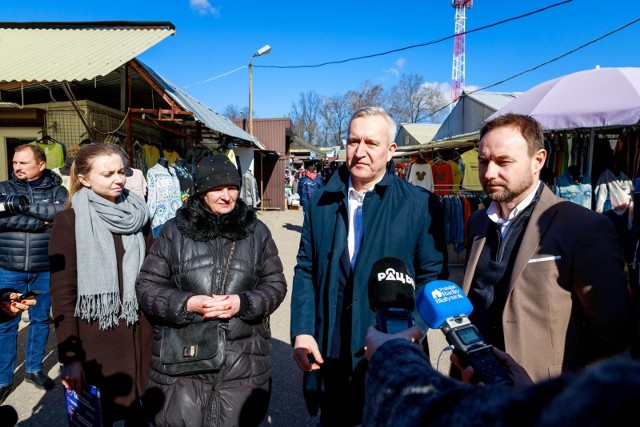 PO ruszyła ze zbiórką podpisów w sprawie tzw. wiz zakupowych