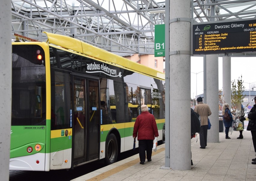 Każdego dnia z autobusów w Zielonej Górze korzysta wielu...