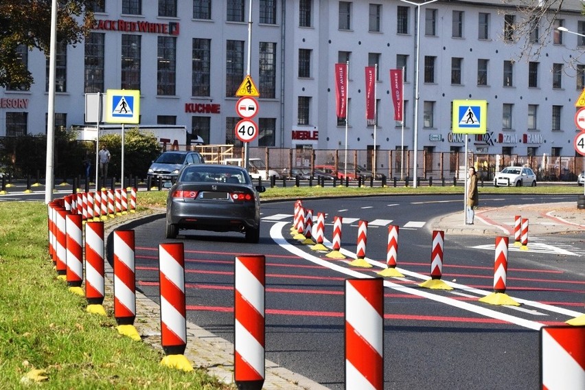 W Bielsku-Białej słupki i separatory pojawiły się przed...