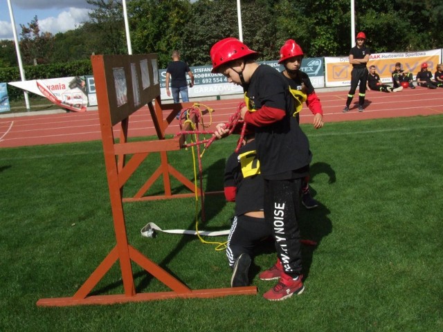 Powiatowe Zawody Sportowo-Pożarnicze Ochotniczych Straży Pożarnych odbyły się w sobotę na Stadionie Miejskim w Chełmnie.Wyniki zawodów. Młodzieżowe Drużyny Pożarnicze:W kategorii chłopięcych drużyn pożarniczych: I miejsce – MDP OSP Chełmno z wynikiem 972 pkt,II miejsce – MDP OSP Linowiec z wynikiem 966 pkt,III miejsce – MDP OSP Bieńkówka z wynikiem 943 pkt,IV miejsce - MDP OSP Rybieniec z wynikiem 873 pkt;W kategorii dziewczęcych drużyn pożarniczych:I miejsce – MDP OSP Starogród z wynikiem 903 pkt,Męskie Drużyny PożarniczeI miejsce – OSP Nowawieś Chełmińska z wynikiem 108 pkt, II miejsce – OSP Strucfoń z wynikiem 124 pkt, III miejsce – OSP Rybieniec z wynikiem 128 pkt, IV miejsce – OSP Chełmno z wynikiem 131 pkt, V miejsce – OSP Lipienek z wynikiem 141 pkt,VI miejsce – OSP Kijewo Królewskie z wynikiem 148 pkt, VII miejsce – OSP Papowo Biskupie z wynikiem 160 pkt.