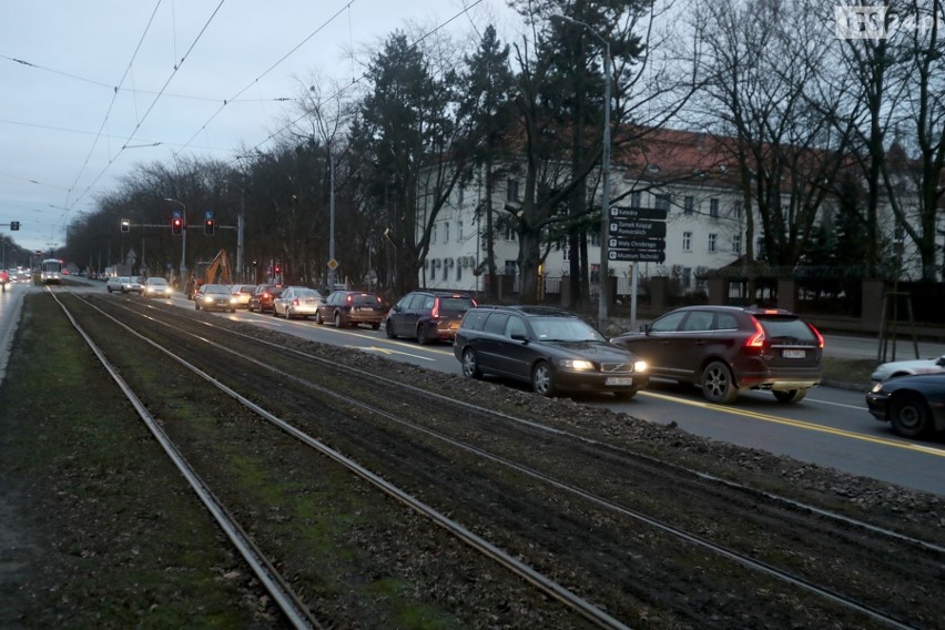 Budowa Węzła Łękno w Szczecinie. Fragment alei Wojska Polskiego już zamknięty 