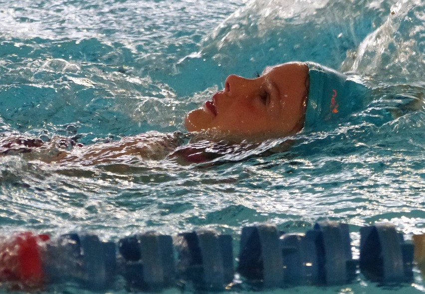 Blisko 200 uczniów walczyło w mistrzostwach Kielc w pływaniu
