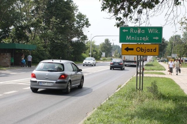 Kierowcy jadący objazdem na Rzeszów widząc tę tabliczkę sądzą, że to dalsza część objazdu na Rzeszów.