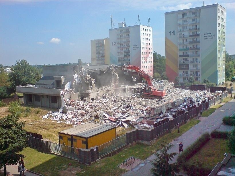 Budynek na os. Śmiałego jest wyburzany. Za cztery miesiące w...