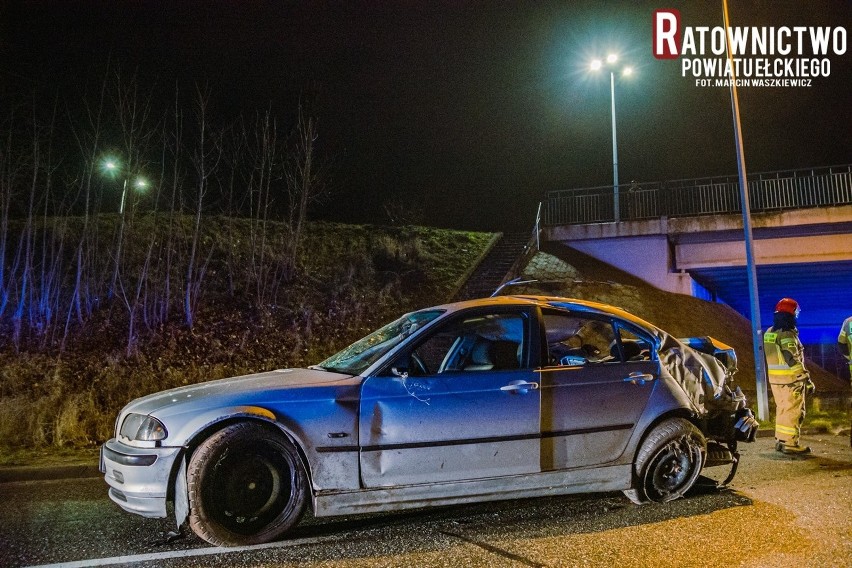 Groźny wypadek na ul. Przemysłowej w Ełku. 21-latek w BMW...