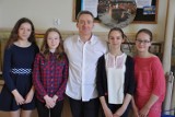 Uczennice z Sandomierza triumfują w konkursach “Krąg” i “Galileo” 