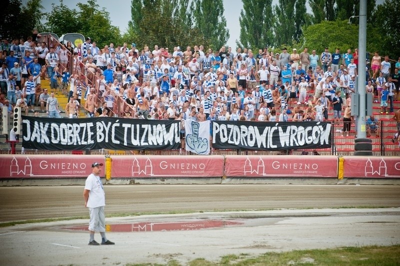 Byki rzutem na taśmę wygrały derby w Gnieźnie