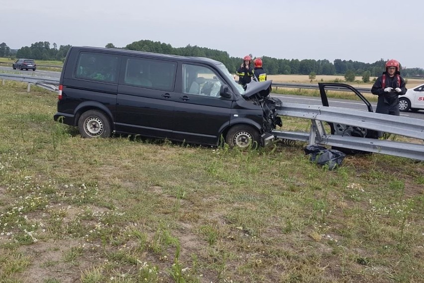 Wypadek na autostradzie A2. 5 osób rannych