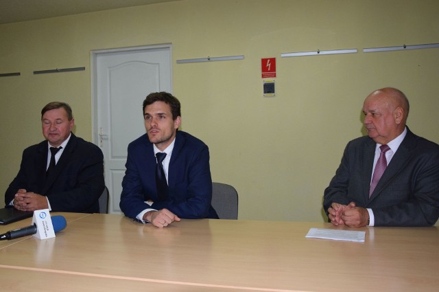 Roman Białek, Tomasz Gajderowicz i Jerzy Żmijewski we wtorek ogłosili rozpoczęcie nowego programu dla bezrobotnych.