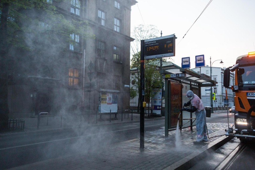 Miliony złotych na dezynfekcję miasta. Czy przynosi efekty? Naukowcy odpowiadają