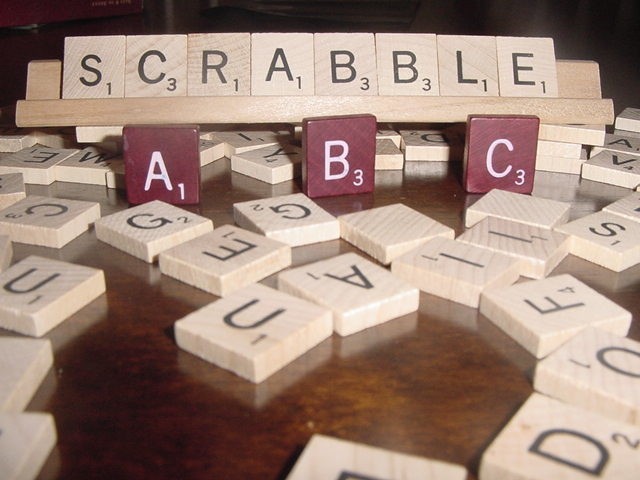 SCRABBLE - rozrywka rozwijająca...