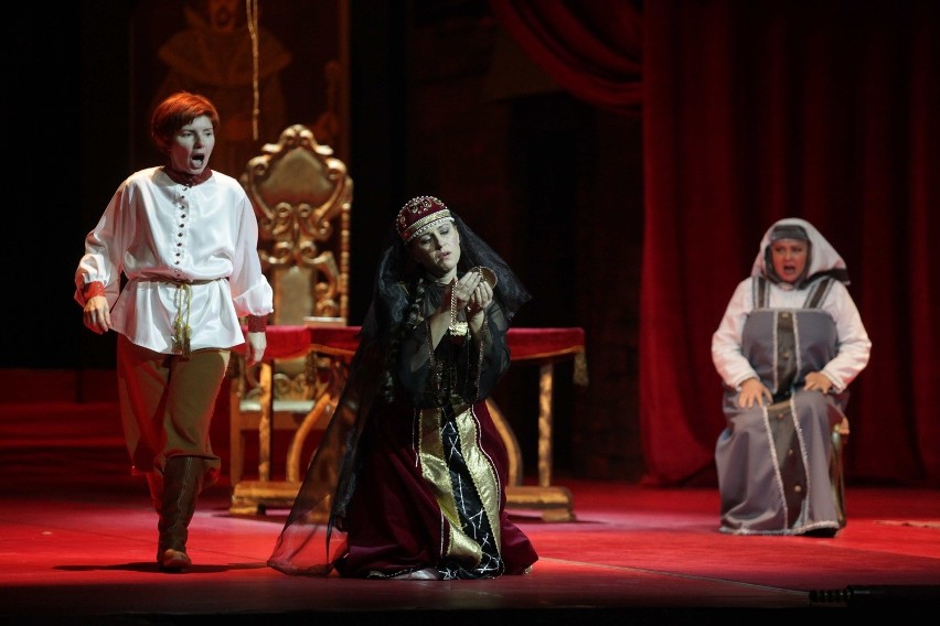 Spektakl Borys Godunow na scenie Opery Śląskiej