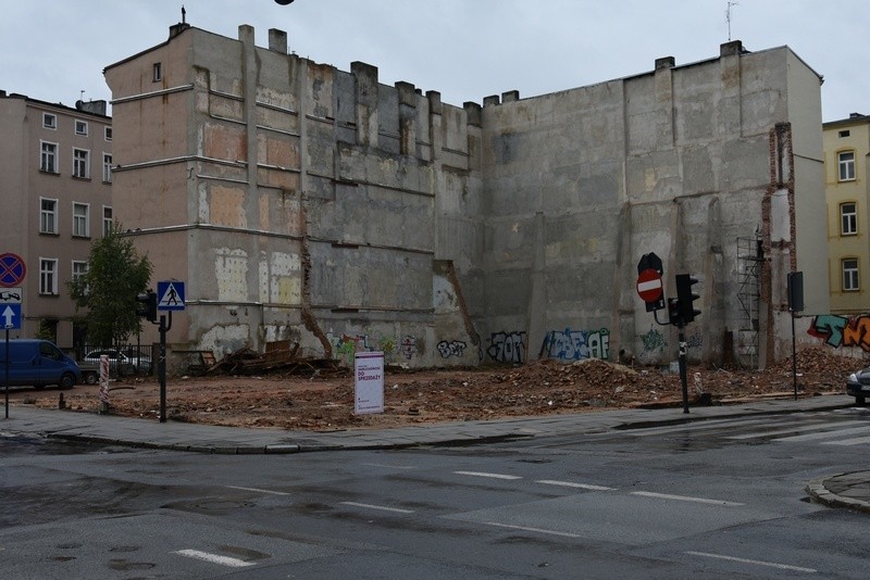 Była kamienica, jest działka do wzięcia. Do kupienia 1500 metrów kwadratowych w centrum miasta