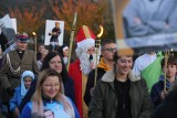 Marsz Wszystkich Świętych w Dąbrowie Górniczej. Anioły spacerują ulicami miasta