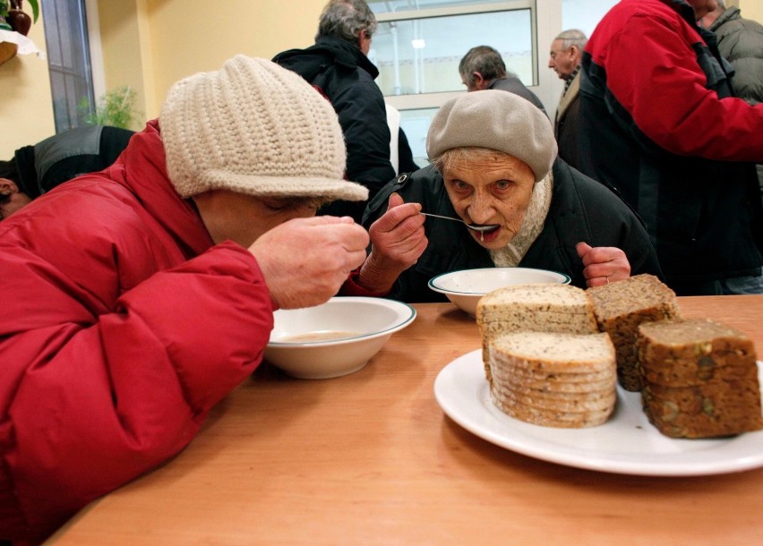Jadłodajnie w Poznaniu wydają prawie tysiąc posiłków...