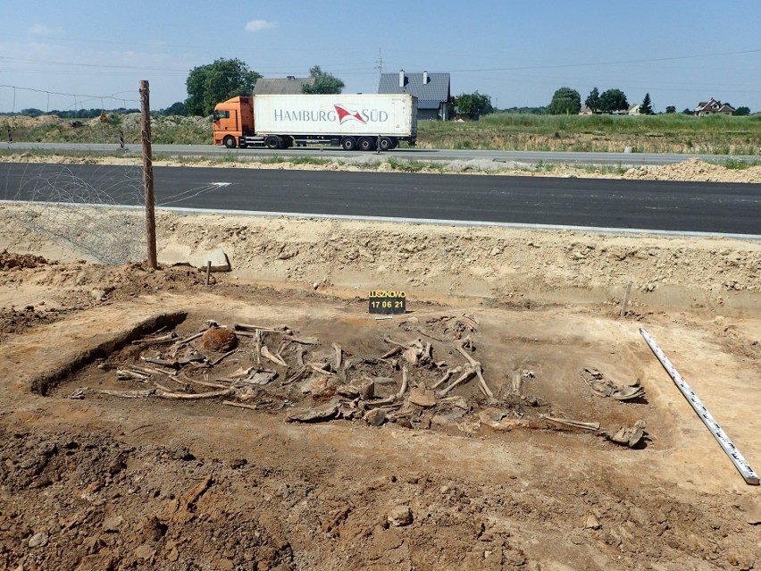 Szczątki radzieckich żołnierzy znaleziono podczas budowy S5 w powiecie świeckim