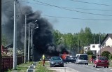 Lekomin, gmina Zagnańsk. Pożar samochodu osobowego. Strażacy w akcji