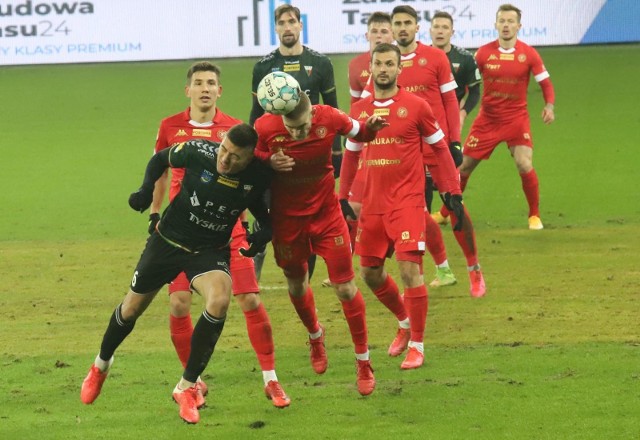 03.12.2020. GKS Tychy - Widzew Łódź 2:1.  Zobacz kolejne zdjęcia. Przesuwaj zdjęcia w prawo - naciśnij strzałkę lub przycisk NASTĘPNE