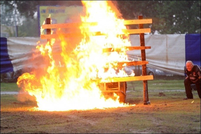 Występ grupy kaskaderów Traber Stunt Team 