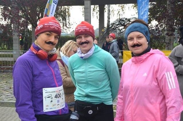 Wrocławianie na sportowo uczcili 11 listopada. Zainteresowanie biegiem "z wąsem" było ogromne, a nastroje jeszcze lepsze. Zobacz czy jesteś na zdjęciach.