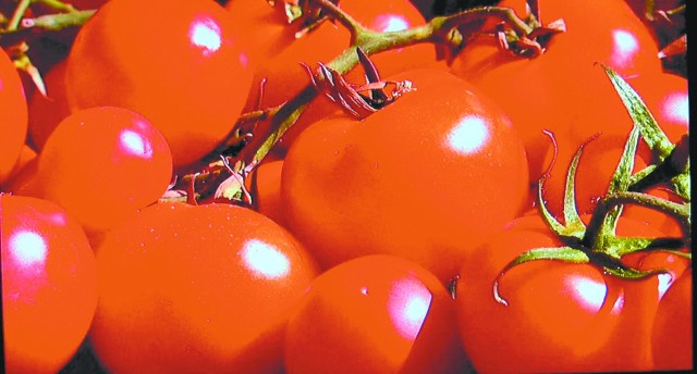 Pomidory potaniały m.in. w hipermarkecie Carrefour o 50 procent