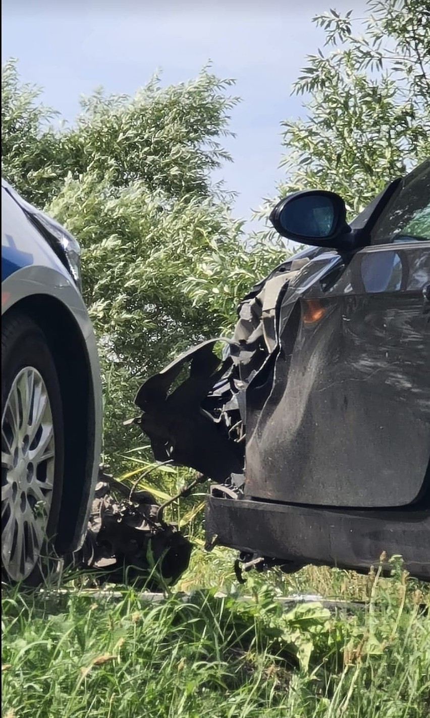 Groźny wypadek w Białogardzie. Dwie osoby trafiły do...