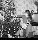 Boże Narodzenie w PRL-u. Zobacz, jak kilkadziesiąt lat temu wyglądały przygotowania świąteczne i spędzano ten wyjątkowy czas