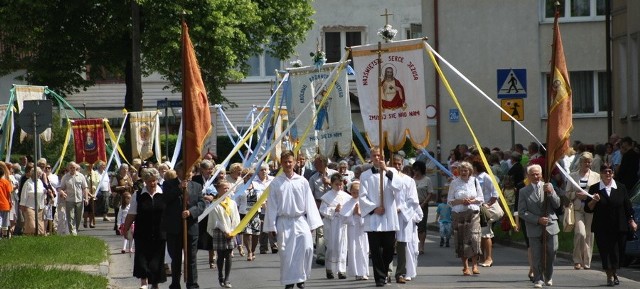 Procesja odbyła się także w Słupsku, gdzie wierni przeszli ulicami w centrum miasta.