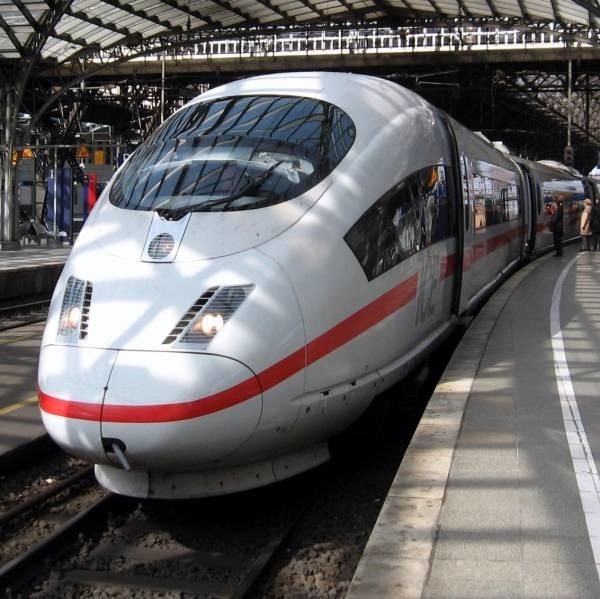 Czy takie szybkie i nowoczesne pociągi już za kilka lat będą mknęły przez Opolszczyznę?