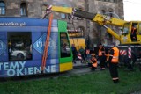 MPK Poznań: Wykolejenie tramwaju na ulicy Święty Marcin. Ruch bimb wstrzymany [ZDJĘCIA]