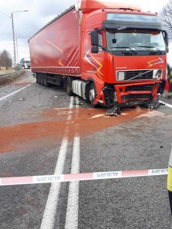 Poświętne. Tragiczny wypadek na DK8. Zderzenie osobówki z...