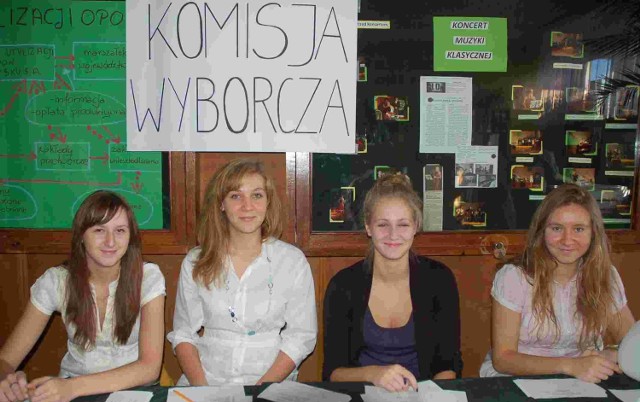 Komisja wyborcza w składzie: Anna Grudzińska (od lewej), Anna Talaga, Julia Burzyńska i Milena Jastrzębska.