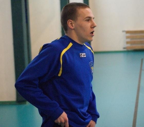 Trener młodych piłkarzy Korony HiD Ostrołęka Michał Robaszkiewicz liczy na dobrą postawę swoich podopiecznych.