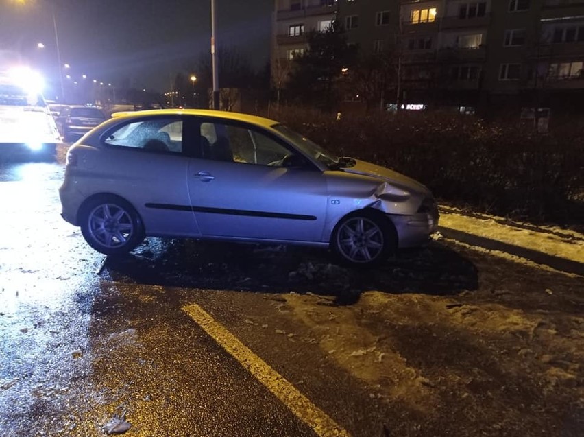 Olechów: Spowodował kolizję i uciekł. Policja szuka kierowcy volkswagena ZDJĘCIA 