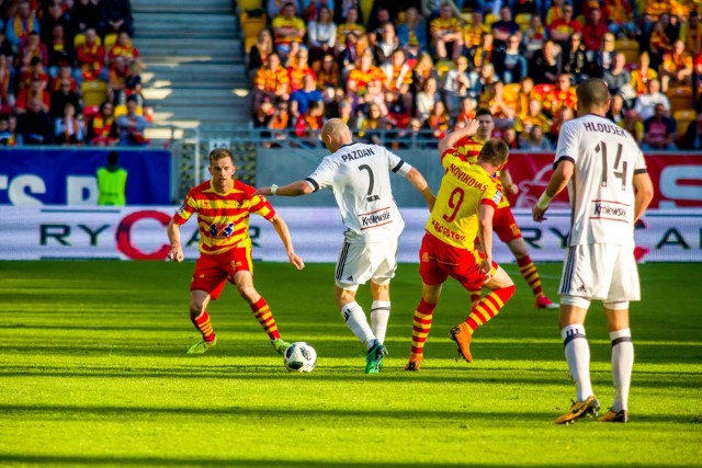 Jagiellonia – Legia na żywo TV ONLINE. Mecz Jagiellonia Białystok – Warszawa już dziś, w piątek 26 października. Gdzie oglądać mecz Jagiellonia Białystok – Legia Warszawa? Transmisja na żywo Jagiellonia – Legia w telewizji oraz online w internecie - sprawdź.