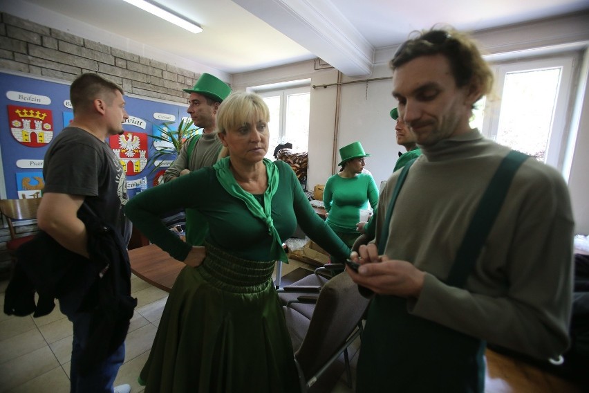 Protest aktorów teatru Dzieci Zagłębia w Będzinie...