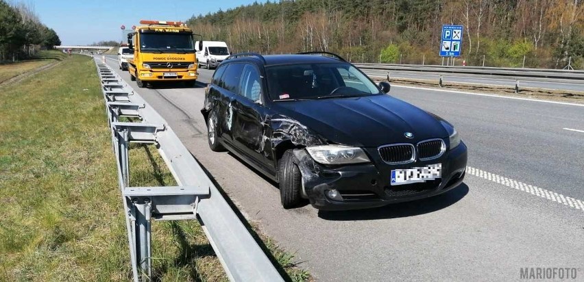 Zderzenie na autostradzie A4 pod Opolem. Kierowca bmw wjechał w ciężarowe renault z naczepą