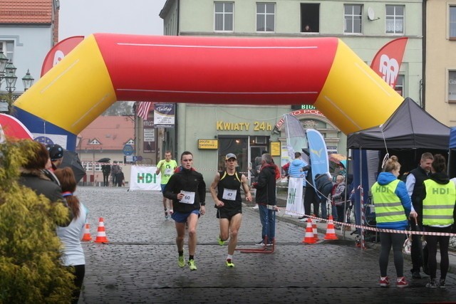 250 biegaczy na starcie Półmaratonu w Wodzisławiu Śląskim [ZDJĘCIA]