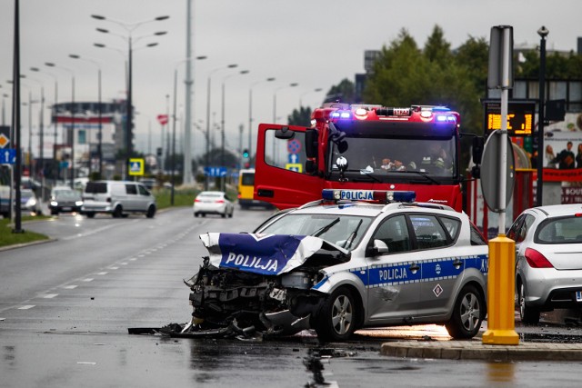 Trzy osoby trafiły do szpitala po kolizji, do której doszło dziś w Fordonie.