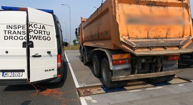 Inspekcja Transportu Drogowego prowadziła kontrole trzeźwości wśród kierowców autobusów i samochodów ciężarowych