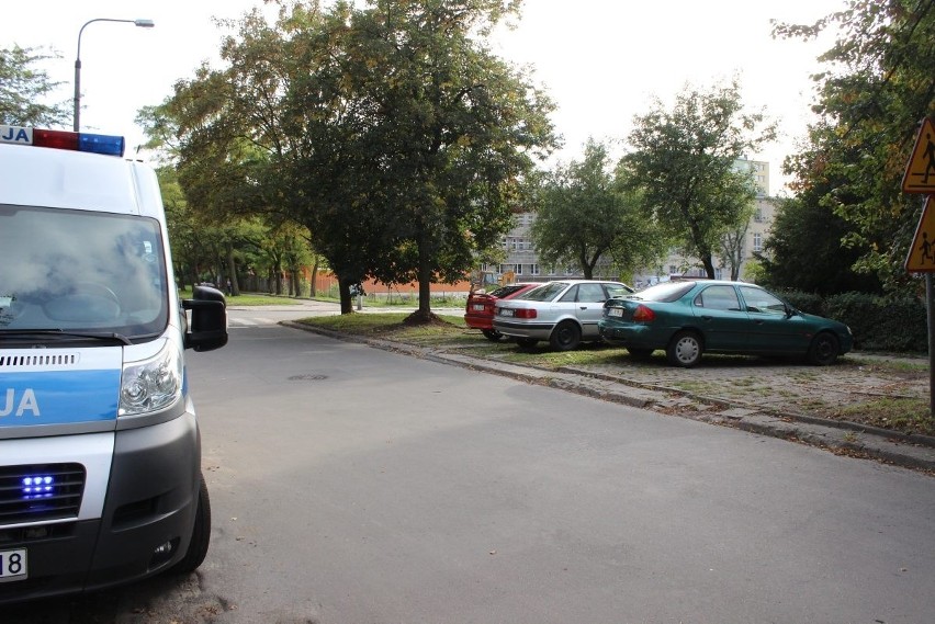 Ford mondeo uszkodził na parkingu przy ul. Ossowskiego jeden...