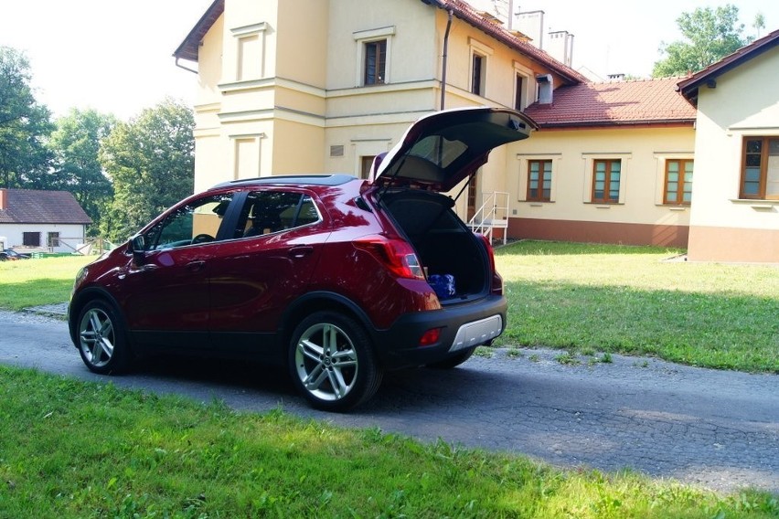 Opel Mokka to ciekawy, mały SUV, który z powodzeniem...