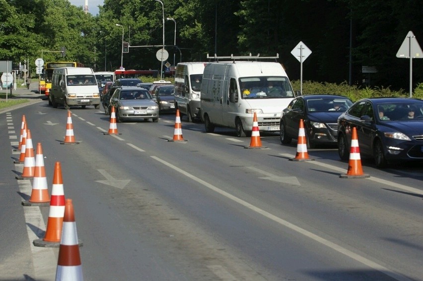 Ważne ulice miasta były zamknięte. Wszystko przez kolarzy (ZDJĘCIA)