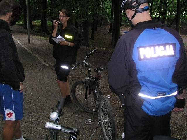 Na popularnych trasach rowerowych możemy spodziewać się kontroli patroli policyjnych.