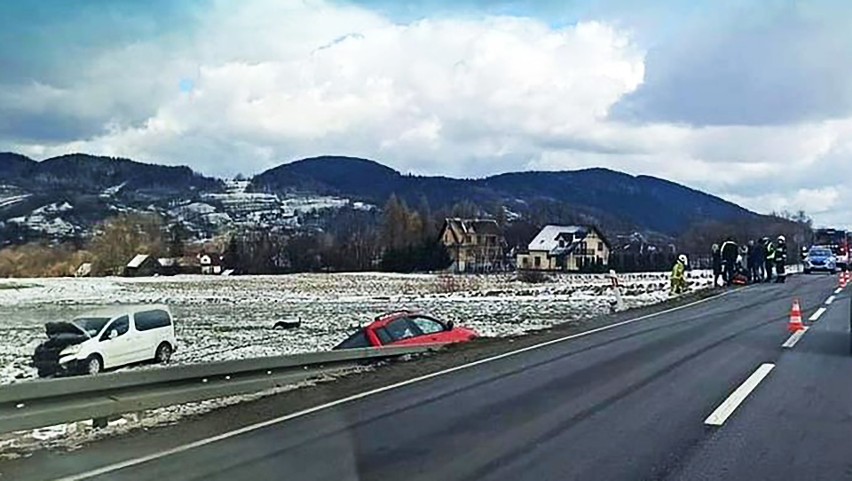 Wypadek na DK 28 pomiędzy Limanową i Mszana Dolną. Trzy samochody rozbite [ZDJĘCIA]