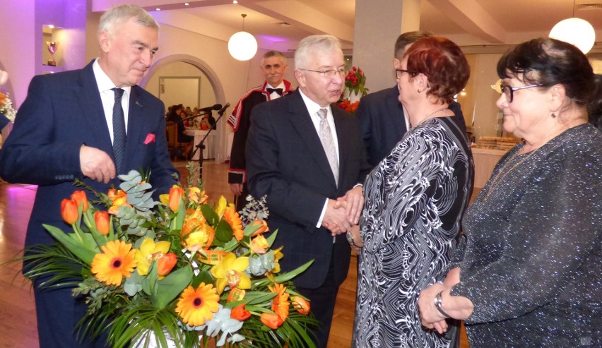 Dzień Kobiet w gminie Skalbmierz. Pierwsi w kolejce do życzeń ustawiali się... dygnitarze [ZDJĘCIA]