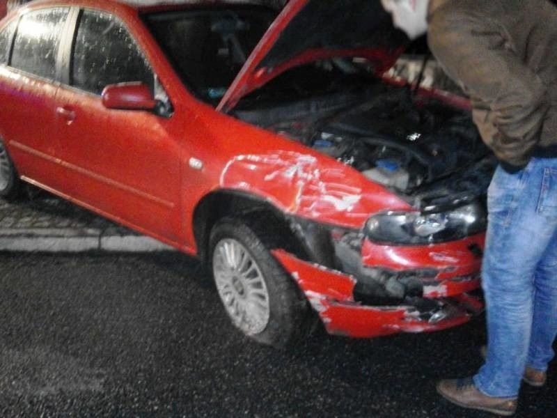 Trzy samochody zderzyły się na drodze krajowej w Tęgoborzy [ZDJĘCIA]
