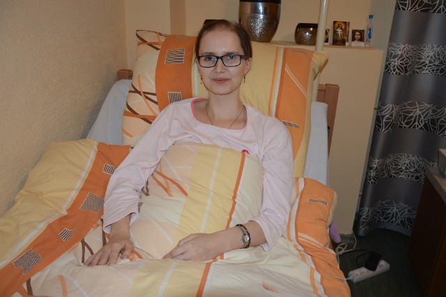 Justyna Drąg jest mieszkanką Białej pod Tarnowem. Od roku jest przykuta do łóżka. Teraz od ludzi dobrej woli zależy, czy otrzyma szansę na pokonanie ciężkiej choroby