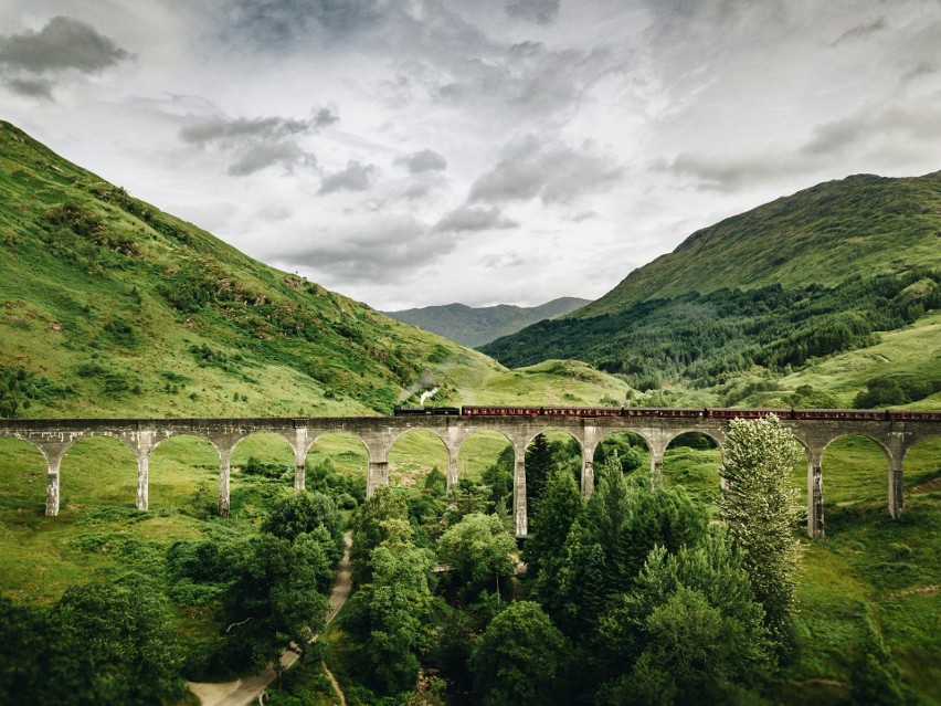 Szkocja to kraina dzikich krajobrazów i bogatej historii....