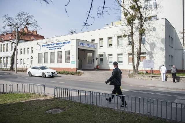W Specjalistycznym Szpitalu Miejskim w Toruniu na zabieg  wszczepienia endoprotezy czekają 534 osoby